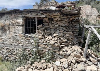 Σε κίνδυνο το παλιό Μετόχι των Αγίων Αποστόλων στον Αγ. Γεώργιο Νηλείας Πηλίου (ΕΙΚΟΝΕΣ)