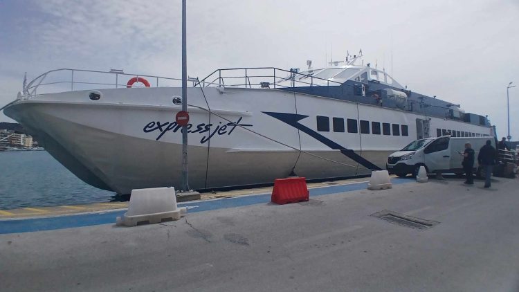 Σάλπαρε για τις Σποράδες το ολοκαίνουργιο Express Jet της Seajets – Πρώτο δρομολόγιο με πλήθος επιβατών (ΕΙΚΟΝΕΣ)