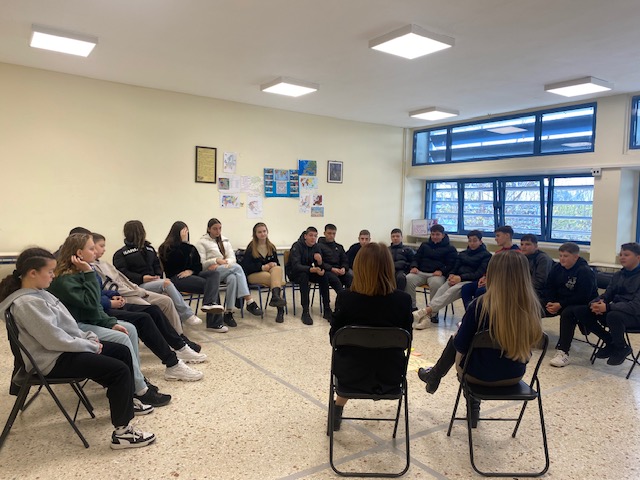 Δράση  στο 5ο Γυμνάσιο Τρικάλων με τον ΟΚΑΝΑ για τον ρόλο των 15μελών Μαθητικών Συμβουλίων στη Σχολική Ζωή