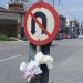 Τραγωδία στον Βόλο: Λουλούδια στον τόπο του δυστυχήματος από φίλους και συγγενείς του 41χρονου Μάριου (ΕΙΚΟΝΕΣ)
