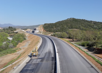 [VIDEO] Αυτοκινητόδρομος Ε65: πώς προχωρούν τα έργα στο τμήμα Καλαμπάκα – Μουργκάνη
