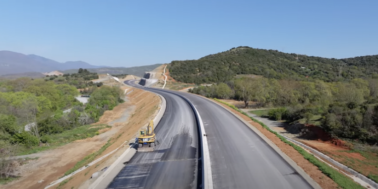 [VIDEO] Αυτοκινητόδρομος Ε65: πώς προχωρούν τα έργα στο τμήμα Καλαμπάκα – Μουργκάνη