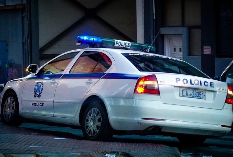 Βόλος: Χειροπέδες σε ιατροδικαστή για συμμετοχή σε εγκληματική δράση