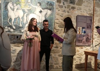 Ο Απόστολος και η Νεφέλη-Λεμονιά ένωσαν τις ζωές τους με φόντο την αγάπη και τον πολιτισμό
