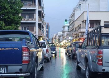 Βόλος: «Παρέλυσε» το κέντρο της πόλης – Νέα μηχανοκίνητη πορεία αγροτών της Μαγνησίας – Τι διεκδικούν (ΕΙΚΟΝΕΣ – ΒΙΝΤΕΟ)