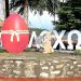 Το Αμπελοχώρι Μετεώρων φορά τα γιορτινά του – Στο κέντρο της πλατείας δεσπόζει ένα κόκκινο αυγό ύψους 2 μέτρων!