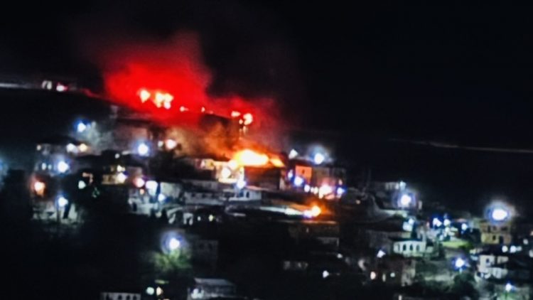 Συναγερμός στο Ανήλιο Μετσόβου – Πύρινη κόλαση σε κατοικία