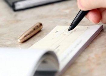 «Κανόνια» με πλαστές επιταγές στην αγορά