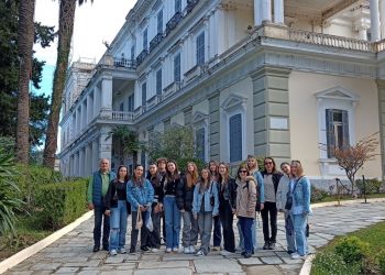 Εντυπωσιάστηκαν οι μαθητές του Γυμνασίου Βαλτινού απ΄ τις ομορφιές της Κέρκυρας