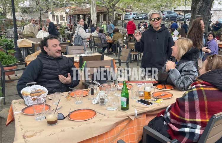 Ο Βασίλης Χαραλαμπόπουλος στο Πήλιο για το Πάσχα – Ανάπαυλα με φίλους στις Μηλιές (ΕΙΚΟΝΑ)