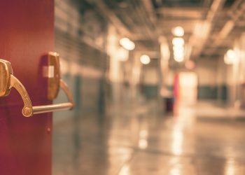 Στο Ψυχιατρείο ο 41χρονος που επιτέθηκε σε ιερέα στην Ευαγγελίστρια Ν. Ιωνίας – Τι θα γίνει με τη δίκη του