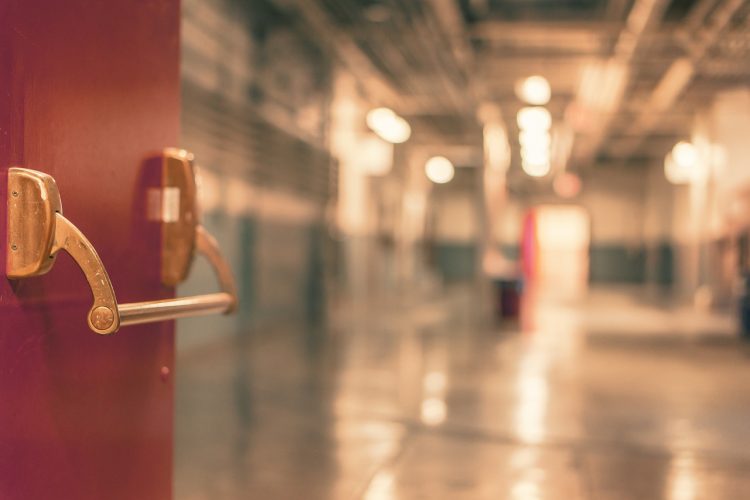 Στο Ψυχιατρείο ο 41χρονος που επιτέθηκε σε ιερέα στην Ευαγγελίστρια Ν. Ιωνίας – Τι θα γίνει με τη δίκη του