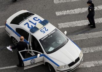 Σφοδρό τροχαίο ατύχημα στο κέντρο του Βόλου – Συγκρούστηκαν δύο ΙΧ (ΕΙΚΟΝΕΣ)