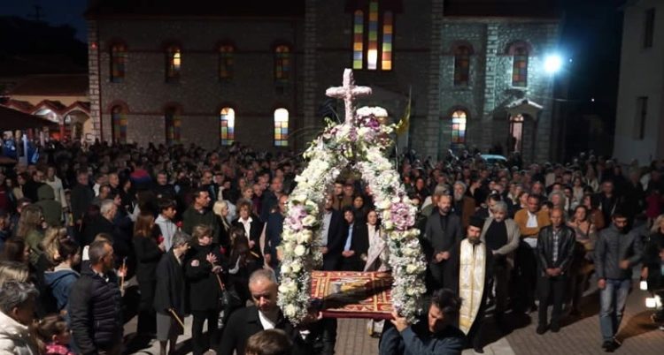 Περιφορά του Επιταφίου στο Μουζάκι Καρδίτσας (BINTEO)
