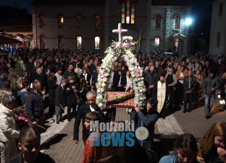 Περιφορά του Επιταφίου στο Μουζάκι Καρδίτσας (BINTEO)