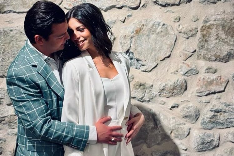 Γάμος με στυλ και συγκίνηση στο Μουσείο Τσιτσάνη