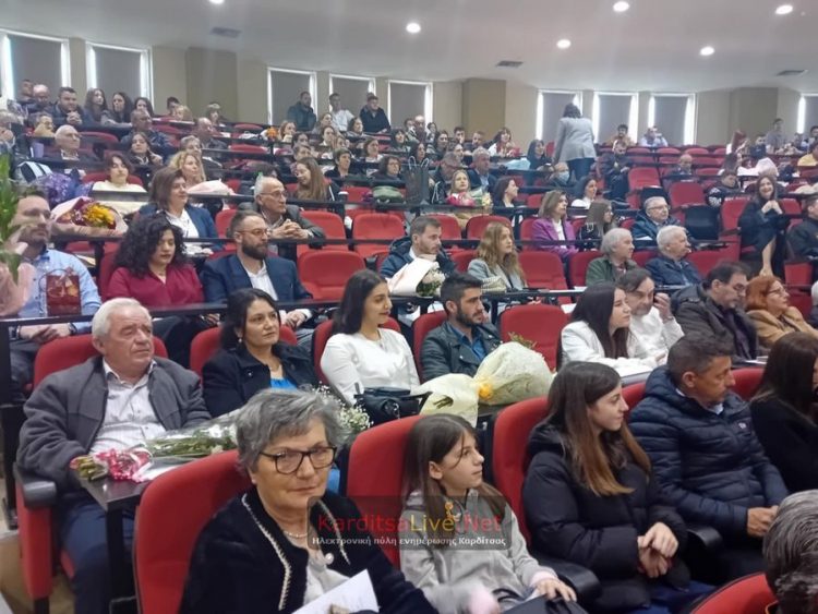 Τμήμα Δ.Ε.ΞΥ.Σ.: Ορκίστηκαν 11 απόφοιτοι των Προγραμμάτων Μεταπτυχιακών Σπουδών και 12 νέοι πτυχιούχοι (ΕΙΚΟΝΕΣ – ΒΙΝΤΕΟ)