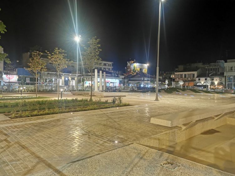 Κι εγένετο… πλατεία! Η κεντρική πλατεία των Τρικάλων “λάμπει” ξανά – και όλοι σπεύδουν να τη δουν