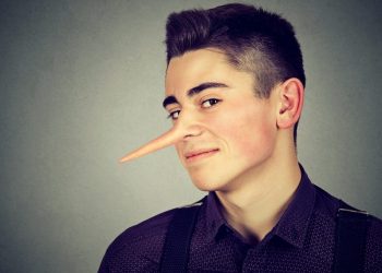 Δέκα φράσεις που χρησιμοποιούν συνέχεια οι ψεύτες, σύμφωνα με την Τεχνητή Νοημοσύνη