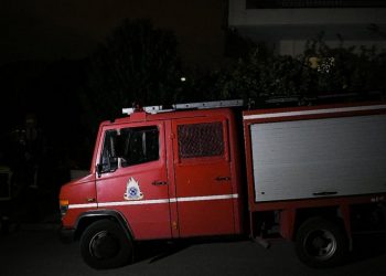 Κάηκε ολοσχερώς σκαπτικό μηχάνημα στη Βατσουνιά (ΕΙΚΟΝΕΣ)