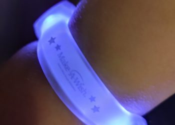 Βραδινός συμβολικός περίπατος στα Τρίκαλα για την Παγκόσμια Ημέρα Ευχής