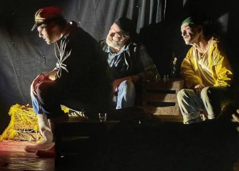 Κριτική της Ρόρης Μάτη για την παράσταση “Έρωτες, θεριακλίδηκες κάψες και ιντέρτια” σε σκηνοθεσία Βασίλη Νανάκη