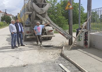 Νέα πεζοδρόμια σε σχολεία της Καλαμπάκας μετά από συνεργασία του Δήμου Μετεώρων και της ΤΕΡΝΑ Α.Ε.