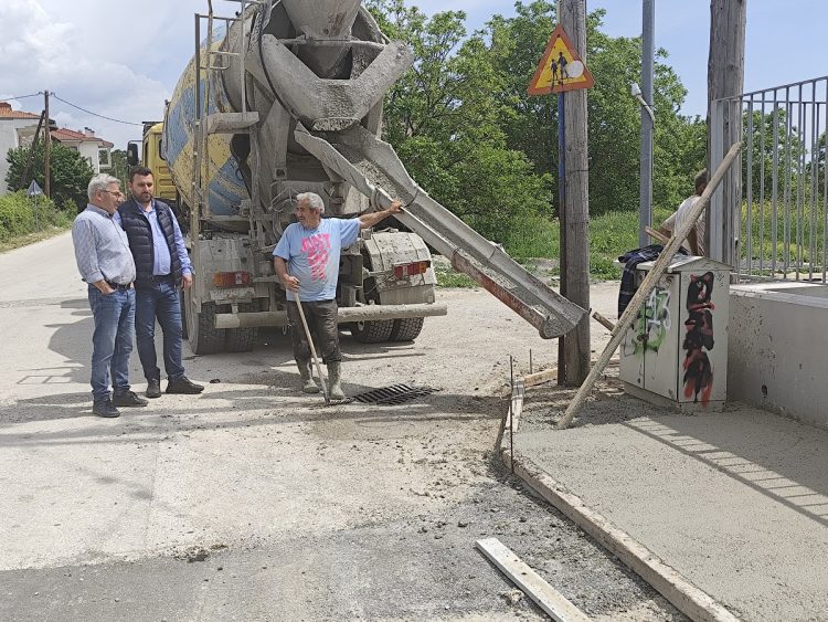 Νέα πεζοδρόμια σε σχολεία της Καλαμπάκας μετά από συνεργασία του Δήμου Μετεώρων και της ΤΕΡΝΑ Α.Ε.
