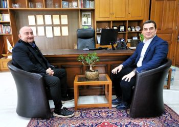Εθιμοτυπική επίσκεψη Κώστα Σκρέκα στον Δήμαρχο Τρικκαίων