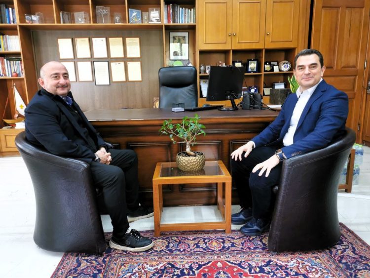 Εθιμοτυπική επίσκεψη Κώστα Σκρέκα στον Δήμαρχο Τρικκαίων