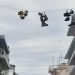 Shoefiti στην καρδιά των Τρικάλων – Ξεκίνησε το open mall… από τον αέρα!