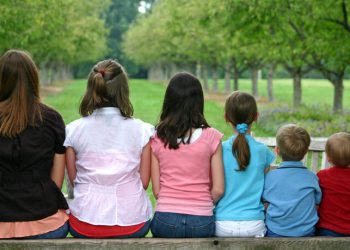 Λάρισα: Έκοψαν το ρεύμα σε πολύτεκνη μητέρα με έξι παιδιά για λογαριασμό που δεν έλαβε…