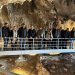 Επίσκεψη του Περιφερειάρχη Δημ. Κουρέτα στο Σπήλαιο της Θεόπετρας