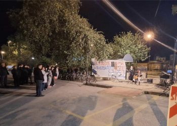 Βόλος: Συναυλία για τα θύματα των Τεμπών στον ΟΣΕ – Ισχνή η συμμετοχή του κόσμου (ΕΙΚΟΝΕΣ – ΒΙΝΤΕΟ)