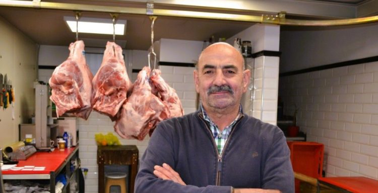 Στα 15 ευρώ ο οβελίας!!! – Θοδωρής Ευθυμίου: «Με τέτοιες τιμές θα μεταφέρουμε τα αρνιά με… χρηματαποστολές» (ηχητικό)