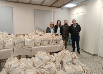 Η Περιφέρεια Θεσσαλίας προσέφερε δέματα τροφίμων στο Κέντρο Κοινότητας του Δήμου Τρικκαίων