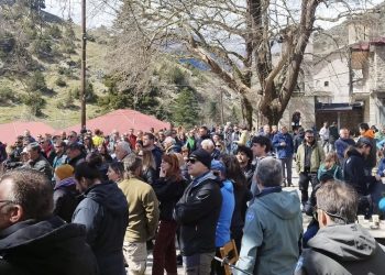 Κοσμοσυρροή στο Χαλίκι Ασπροποτάμου κατά του υδροηλεκτρικού σταθμού στην καρδιά της Νότιας Πίνδου
