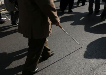 Πάσχα στον δρόμο για τυφλό που του έκανε έξωση ο σπιτονοικοκύρης του