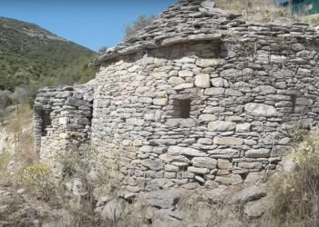 Το αινιγματικό Δρακόσπιτο στη Βελανιδιά Μαγνησίας – Δείτε βίντεο