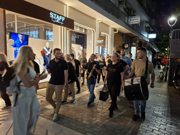 Ξεσήκωσαν το κέντρο της Λάρισας οι Πόντιοι φοιτητές (ΕΙΚΟΝΕΣ – ΒΙΝΤΕΟ)
