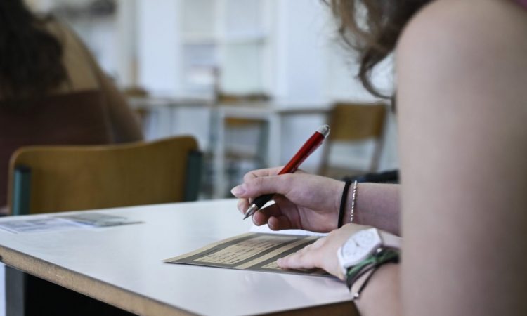 Πανελλήνιες 2025: Πότε ξεκινούν οι εξετάσεις – Οι ώρες προσέλευσης και το αναλυτικό πρόγραμμα