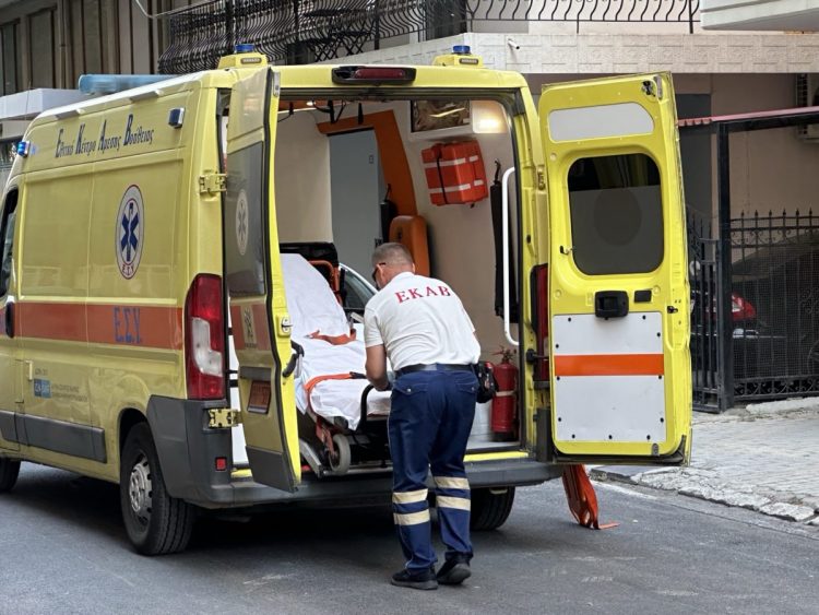 Φορτηγό παρέσυρε και τραυμάτισε σοβαρά άνδρα στον Αμπελώνα