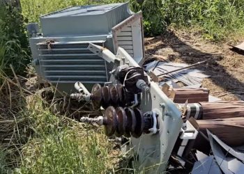 Λάρισα: Ξηλώνουν ανενόχλητοι μετασχηματιστές της ΔΕΗ σε αγροτικές εκτάσεις (ΒΙΝΤΕΟ)