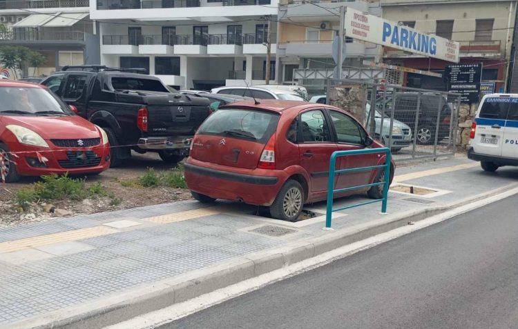 Απίστευτος Λαρισαίος: Παρκάρισμα που διεκδικεί όσκαρ… γαϊδουριάς!