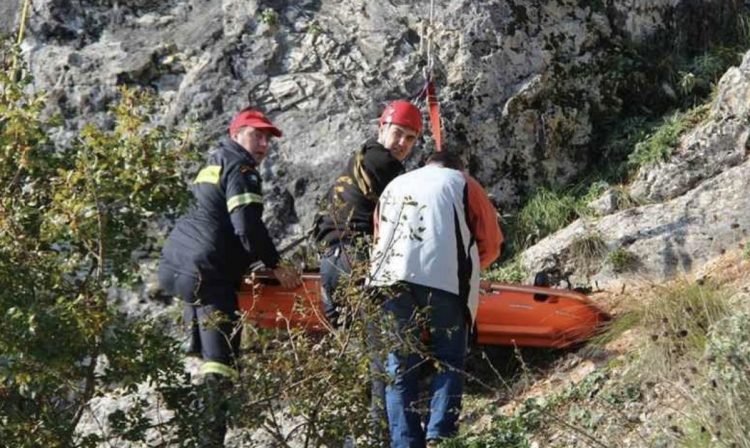 Λάρισα: Σε εξέλιξη επιχείρηση ανάσυρσης άνδρα κοντά στους καταρράκτες της Καλυψούς