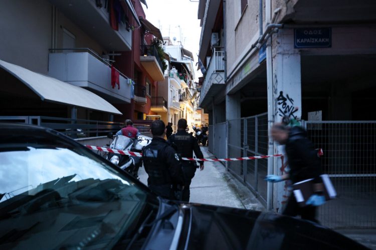 Λάρισα – Συγκλονίζουν οι μαρτυρίες από το άγριο έγκλημα: «Ακούγονταν φωνές για βοήθεια»… (ΒΙΝΤΕΟ)