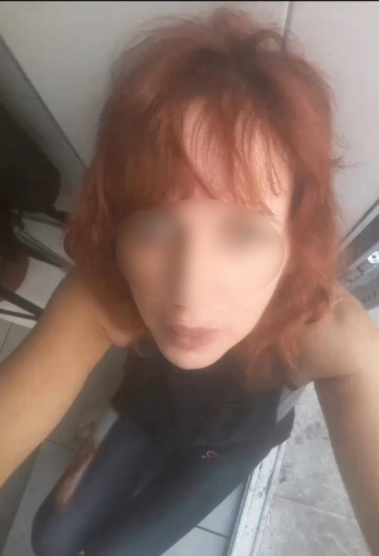 Λάρισα: «Ποιος να το φανταζόταν ότι το δικό μου το εγγόνι θα σκότωνε την ίδια του τη μάνα» – Ξεσπάει ο πατέρας της 52χρονης