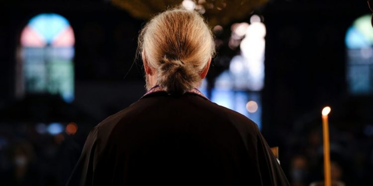 Ο 35χρονος ιερέας χωριού της Λάρισας που δεν ήθελε με τίποτα να κάνει αλκοτέστ – Τι έγινε και βρέθηκε στο ίδιο κελί με τον 21χρονο μητροκτόνο