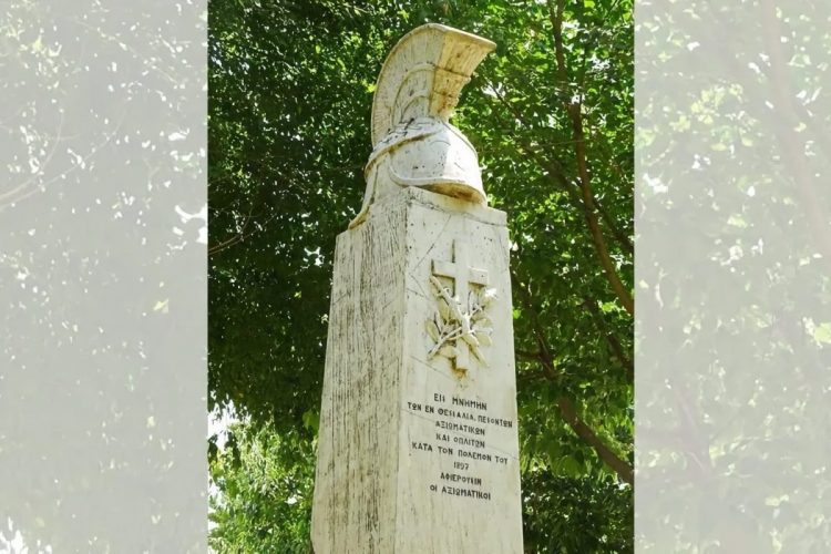Το ξεχασμένο μνημείο των ηρώων του 1897 στη Λάρισα – Δίπλα στην είσοδο… τουαλετών στο Αλκαζάρ!