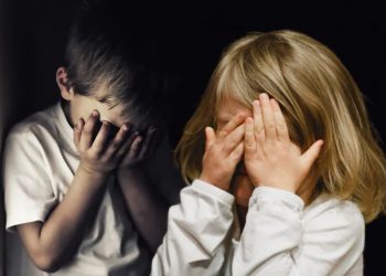 Σοκ στη Λάρισα: Μικρά παιδιά στο νοσοκομείο με σημάδια από καύτρα τσιγάρου – Συνελήφθη η μητέρα τους